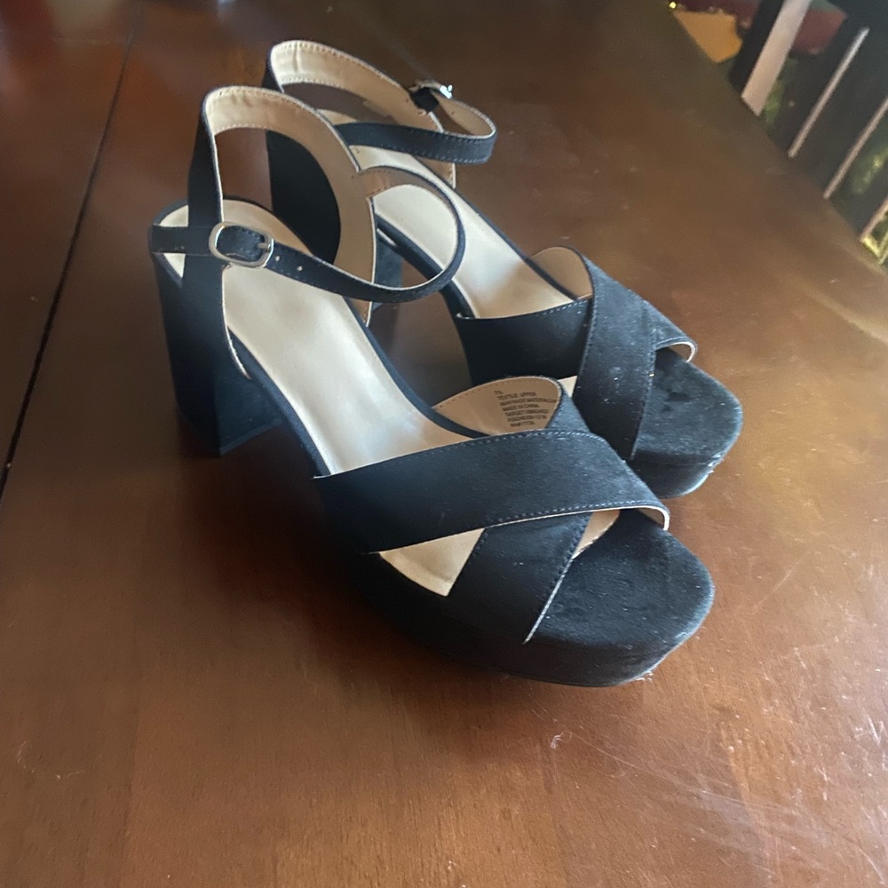 Shoes new 7/12